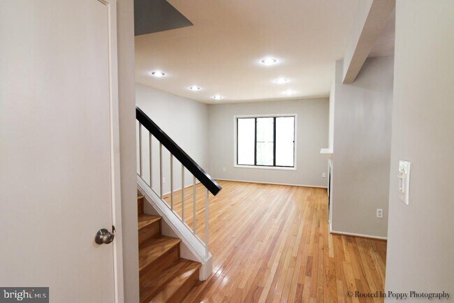 Building Photo - 20423 Meadow Pond Pl