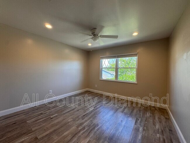 Building Photo - 607 Plantation Ct