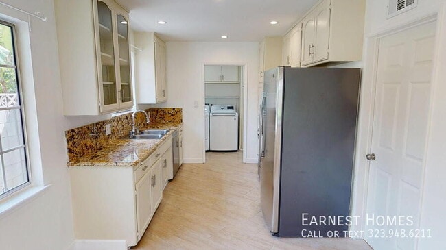 Building Photo - 7345 Matilija Ave