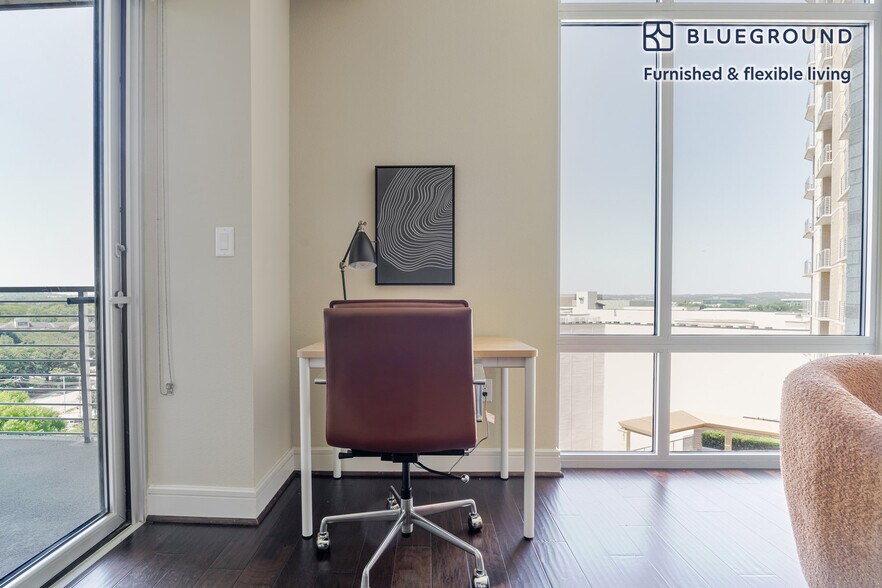 Building Photo - 214 Barton Springs Rd