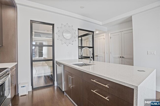 Building Photo - 6401 Park Ave