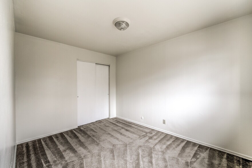 Bedroom 2 layout - 22 E Rock Creek Mnr