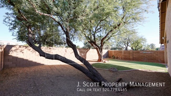 Building Photo - 1289 N Balboa Dr