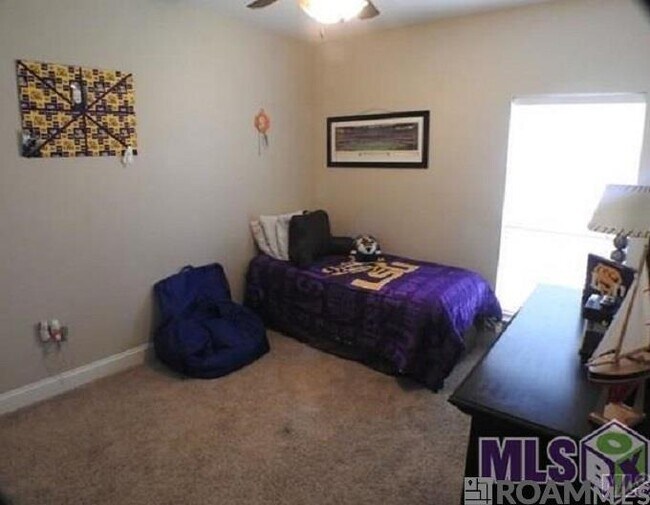 Building Photo - 15070 Coldwater Dr