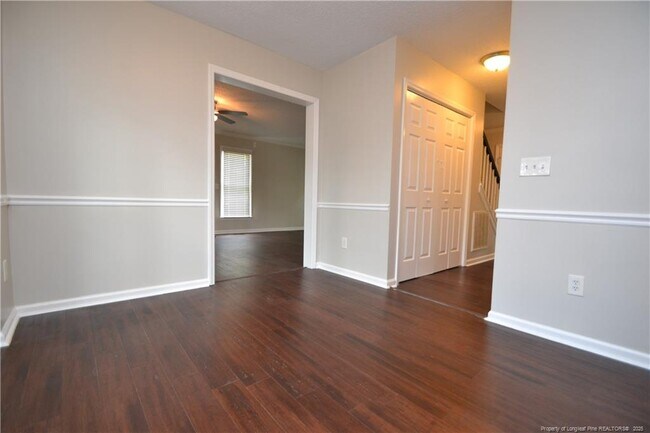 Building Photo - 712 Penncross Dr