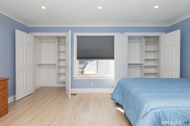 Building Photo - 13 Quincy Close