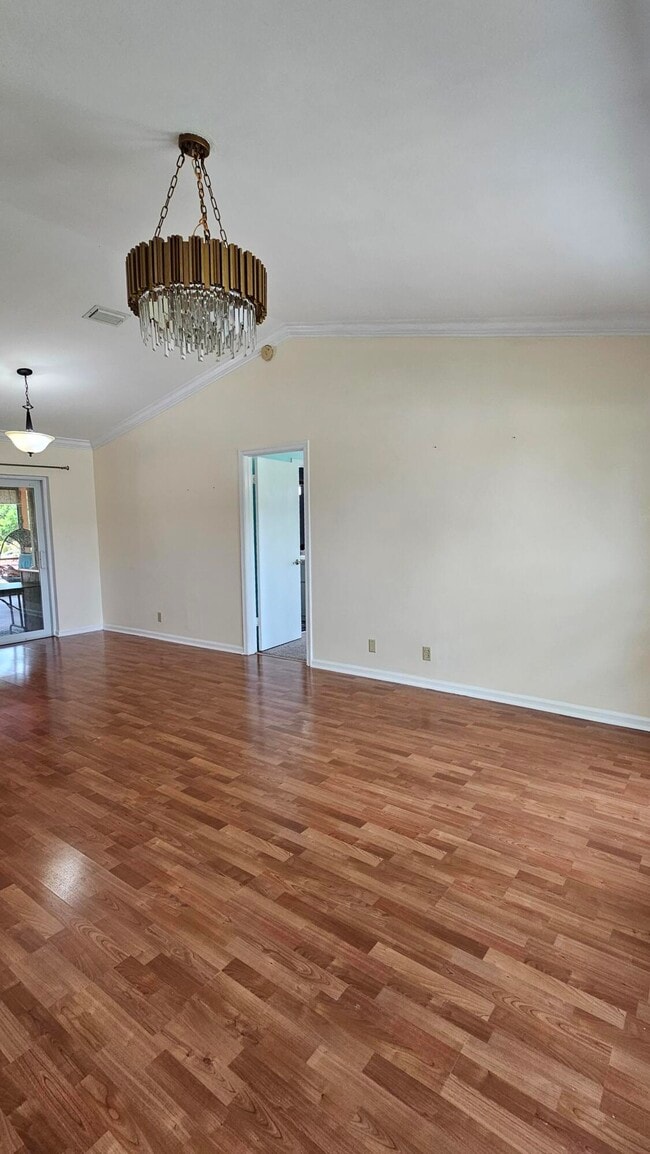 Building Photo - 12157 Sycamore Ln