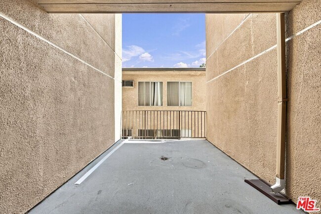 Building Photo - 3600 Bagley Ave