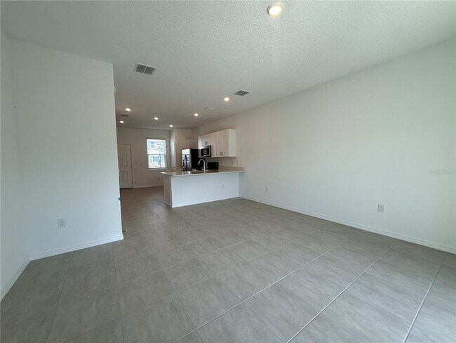 Building Photo - 3009 Skyline Lp