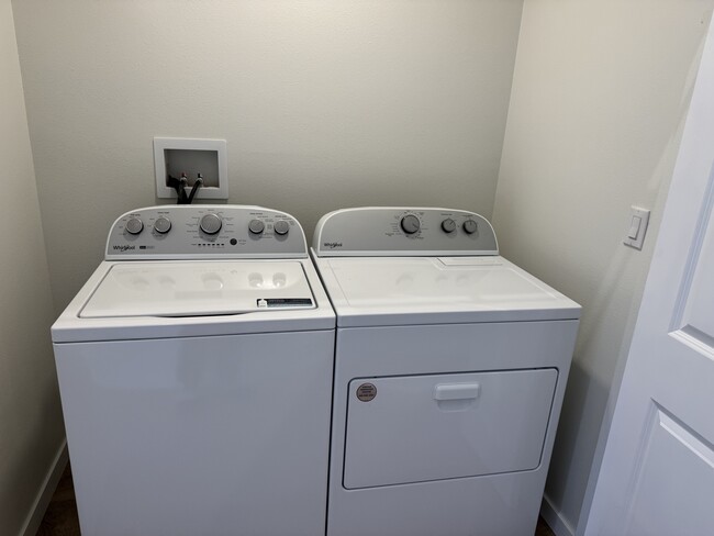 Laundry - 1334 Hunsicker Rd