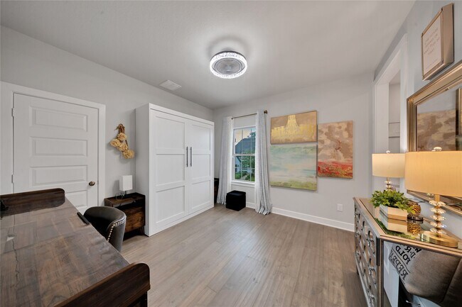 Building Photo - 8826 Forest Side Dr