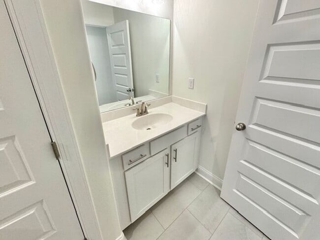 Building Photo - Move In Special! Brand New 4-bdroom 2.5 bath home in Olive Branch- Five Minutes from Methodist Ho...