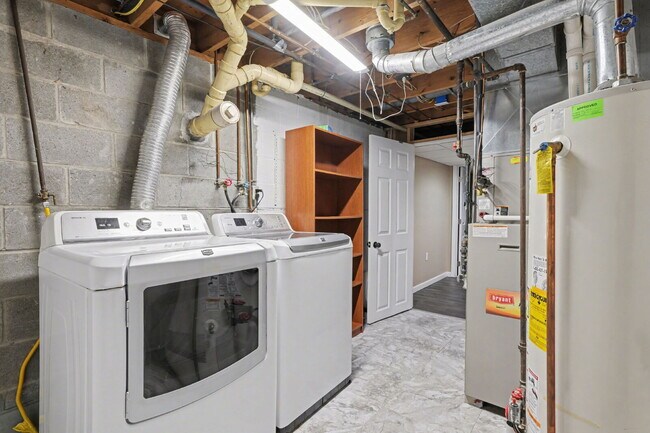 Building Photo - Beautifully Updated 4-bedroom, 2-bathroom Rental Property- $2100/Month