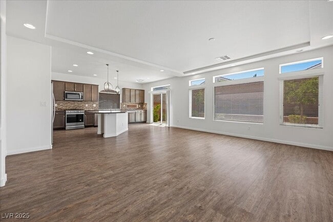 Building Photo - 9353 Grand Reve St