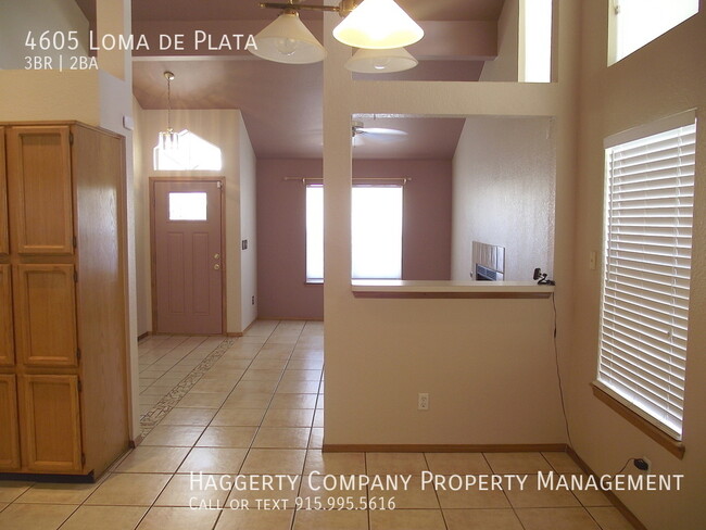 Building Photo - 4605 Loma De Plata Dr