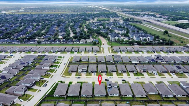 Building Photo - 7007 Fleetwood Crescent Wy