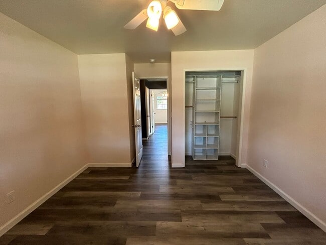 Building Photo - 3086 Beverly Ct