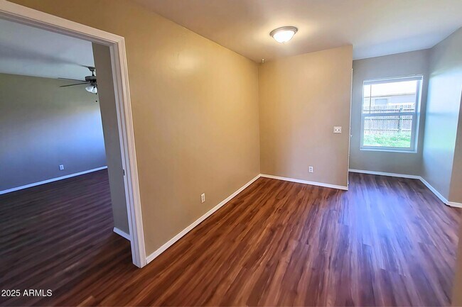 Building Photo - 8416 E Leigh Dr
