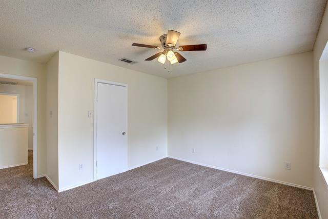 Building Photo - 4717 Woodhaven Ln