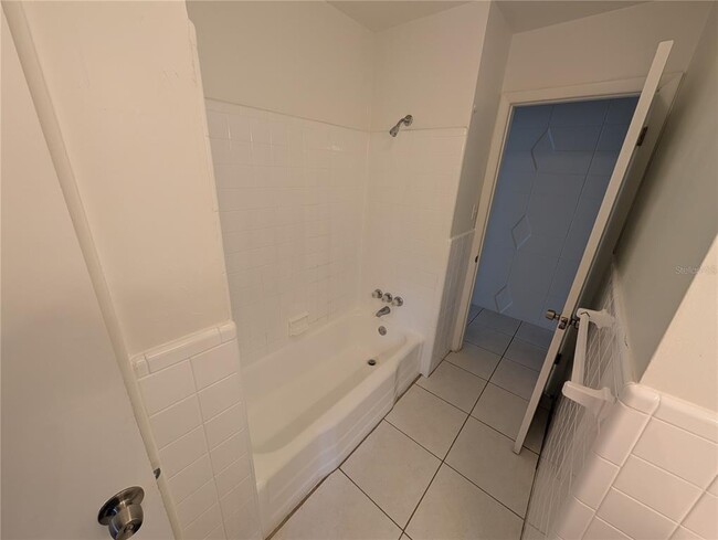 Building Photo - 27284 Sunnybrook Rd