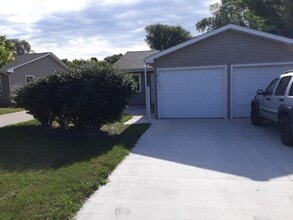 Building Photo - 1010/1012 Delaware