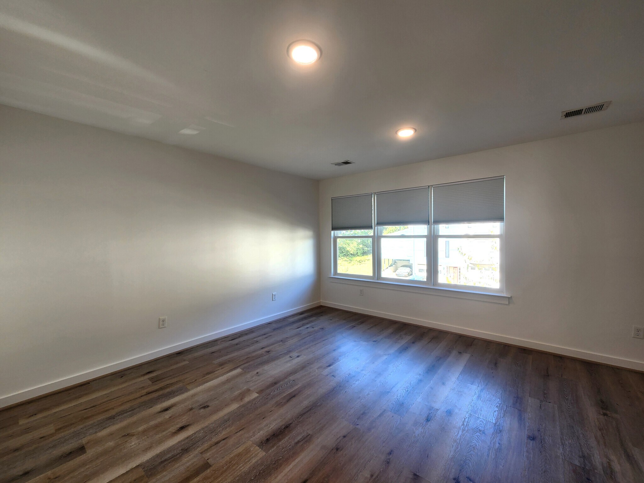 Building Photo - 1719 13th Ct S