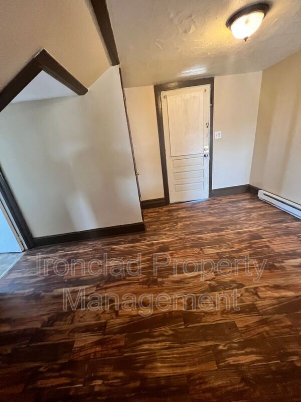 Building Photo - 192 Liberty St