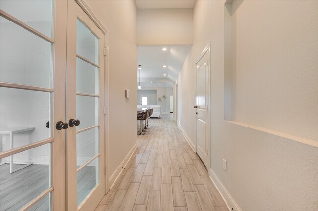Building Photo - 3805 Shelby Cir