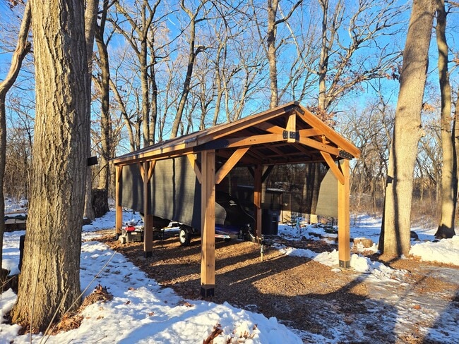 Building Photo - S43W30464 Stone Gate Ln