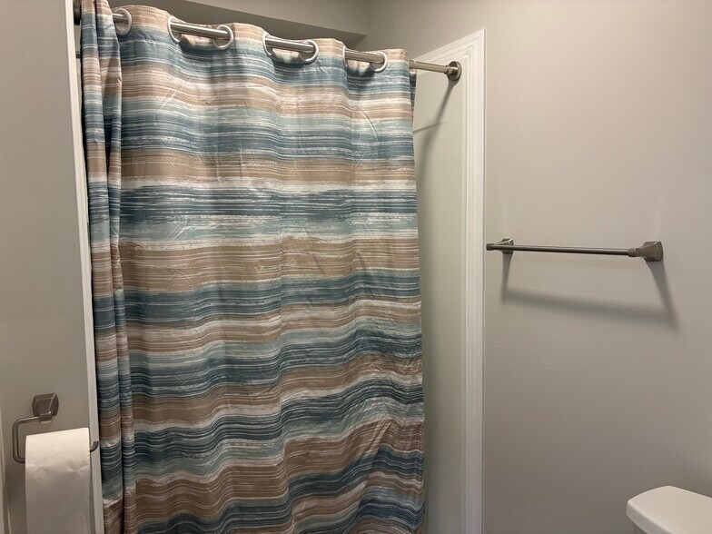 Building Photo - 1692 Central Ave