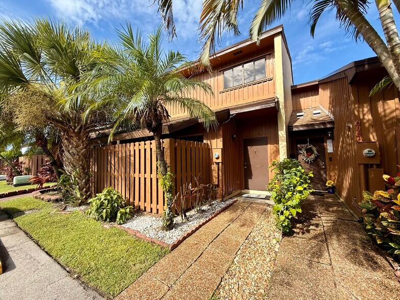 Building Photo - 4192 SW 87th Ter