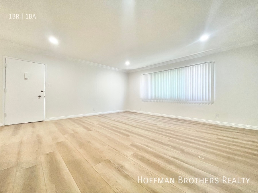 Building Photo - 6153 Fountain Ave