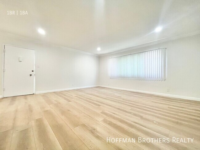 Building Photo - 6153 Fountain Ave