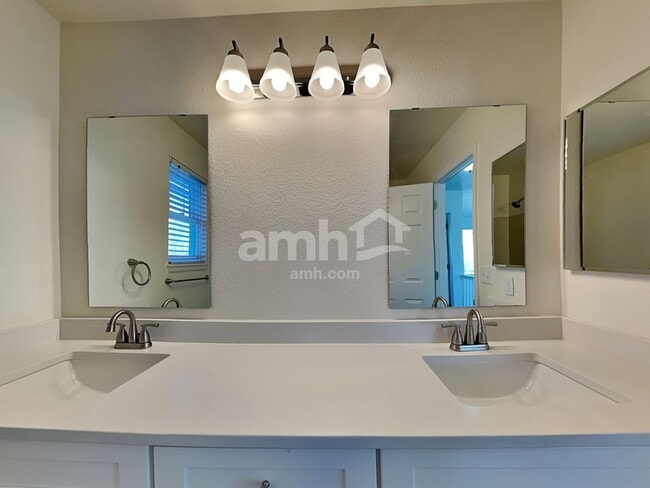 Building Photo - 20745 E Girard Pl