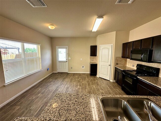 Building Photo - 12107 Waterford Run Way