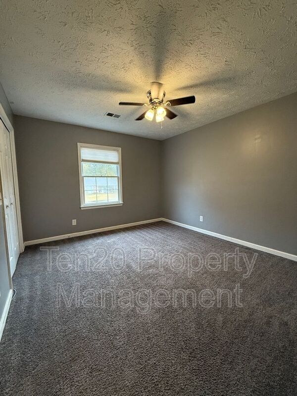 Building Photo - 6118 Abbey Dr