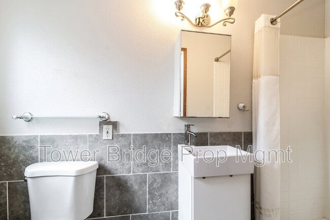 Building Photo - 760 Skylake Way