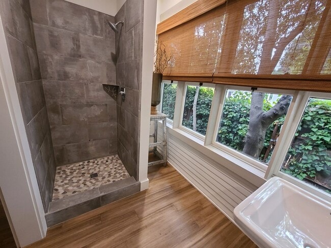 Building Photo - 1324 Johnson Ave