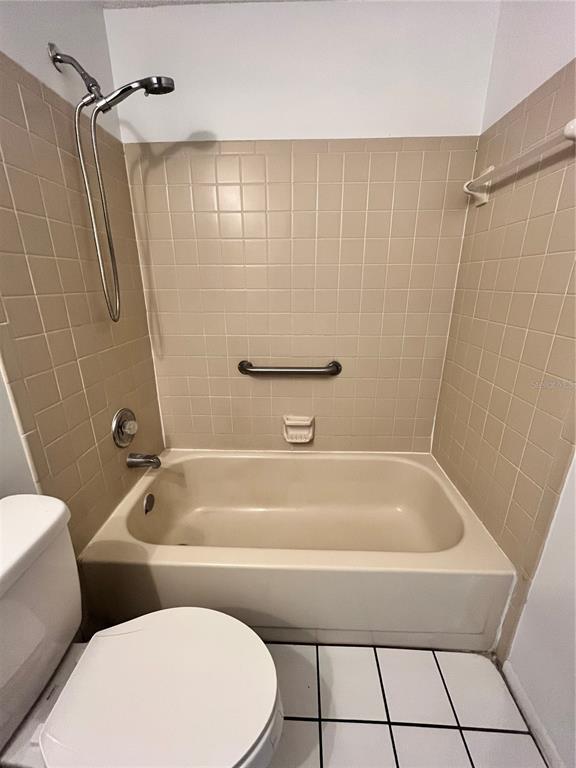 Building Photo - 4918 Silver Oaks Village