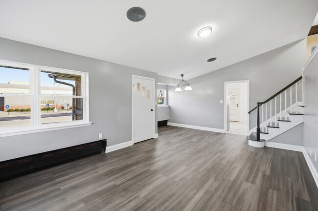 Building Photo - 3410 Calwagner St