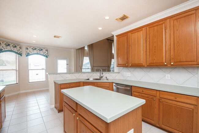 Building Photo - 14234 Silver Glade Ln