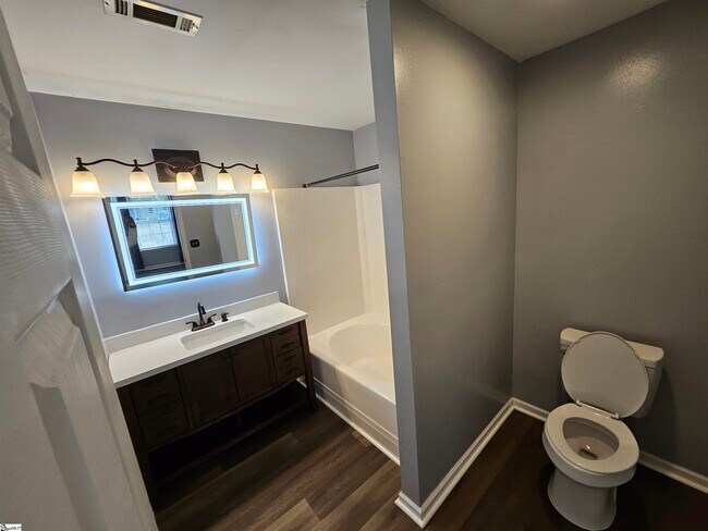 Building Photo - 132 Falcon Ridge Dr