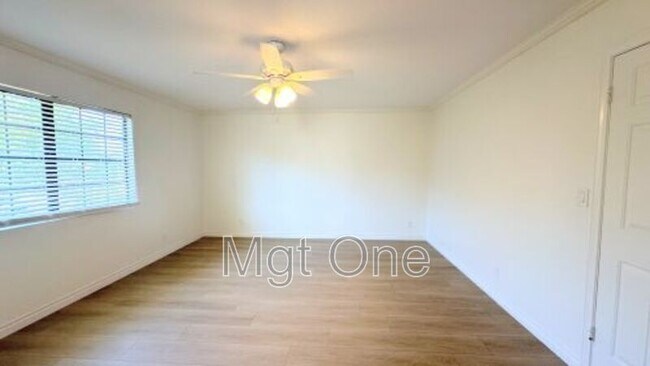 Building Photo - 1294 Baylor Pl