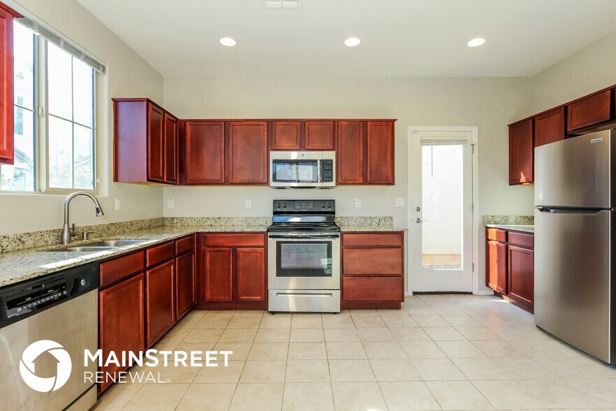 Building Photo - 2822 N 73rd Dr