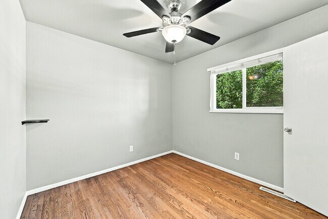 Building Photo - $2,345.95, 5-bed, 2.5-bathroom located in Colorado Springs with a fenced backyard.