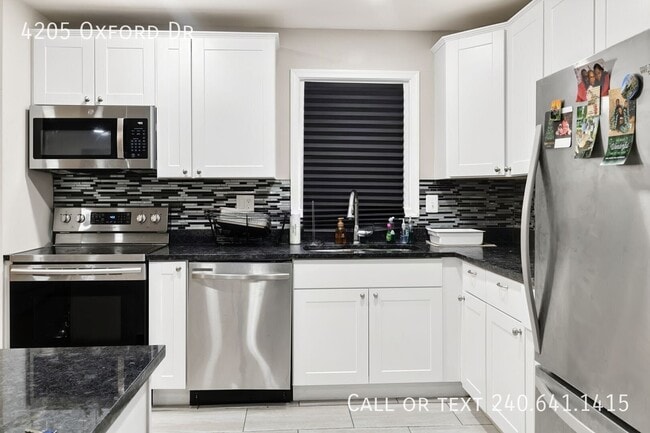 Building Photo - 4205 Oxford Dr