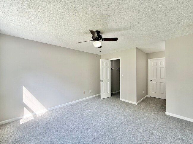 Building Photo - Charming 3BD, 2BA Raleigh Home Near Downtown Raleigh