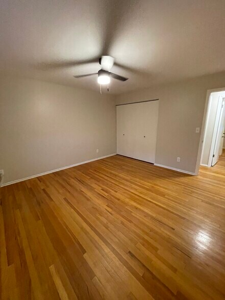 Master - 33 Minden Cir
