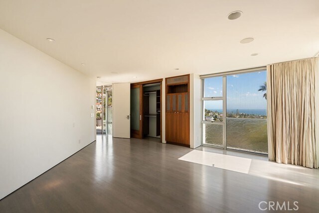 Building Photo - 920 Skyline Dr