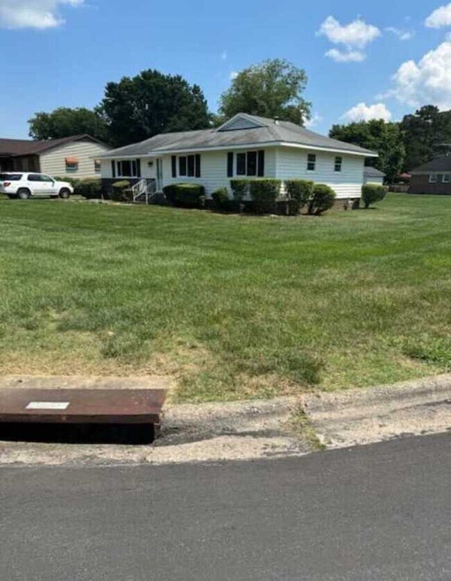 Building Photo - 600 Wheat Mill Rd